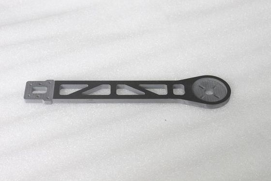 Fabbricazione in fibra di vetro nera